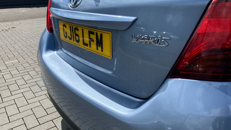 Toyota Yaris 1.33 VVT-i Icon 5dr Petrol Hatchback